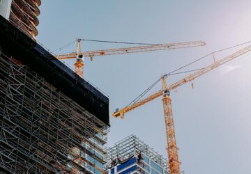 勞動部訂產業缺工專案推動方案首推營建業 建置工班人才資料庫 協助營造商盡速媒合。圖／Unsplash