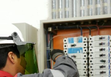 截至10月 中階技術人力核准達3.6萬人 社福移工占6成 監委調查促勞動部檢討。圖／Unsplash