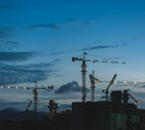 營造業工地主任職能訓練第3次評定考試成績出爐 596人合格。圖／Unsplash