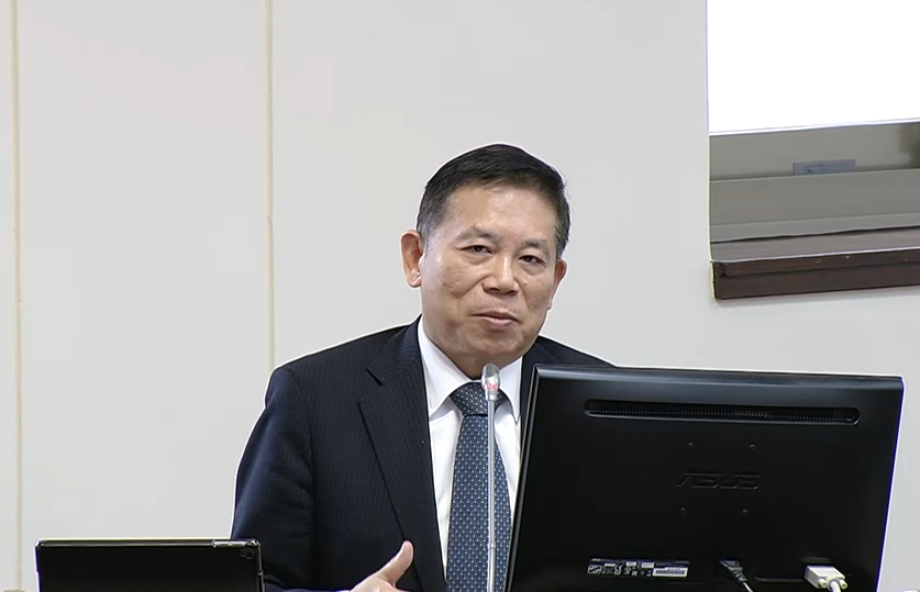 針對中小企業，劉鏡清回應，已跨部會討論相關問題，提出轉型方案，成立基金或許也是可以思考方向之一。
