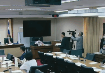 國定假日法案仍無共識 保留條文送院長協商。圖／國會議事轉播