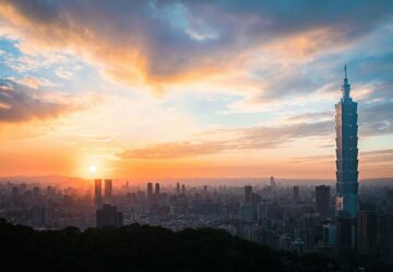 攬才專法進階 放寬僑外生尋職期打工 外國專業人才適用勞退新制 擴大對象。圖／Unsplash