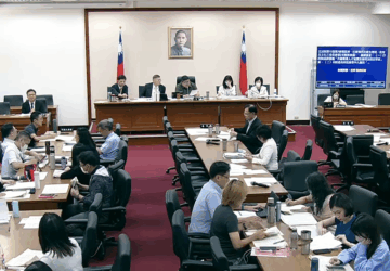 攬才專法初審通過 畢業僑外生可工作 頂大標準再鬆綁 排名前1,500免經驗。圖／國會議事轉播