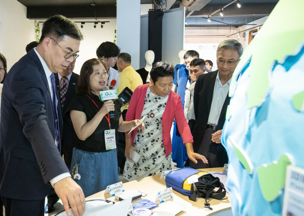 「紡織循環」展出至7月中旬，每週二至六上午9點至下午6點。圖／環境部