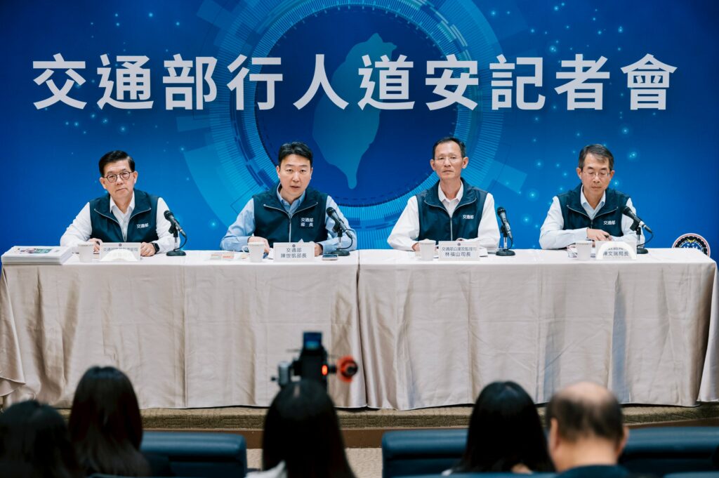 陳世凱強調向下扎根道安觀念非常重要且刻不容緩,讓孩子建立正確觀念不僅從小也可隨時提醒家長路上行為。圖/交通部