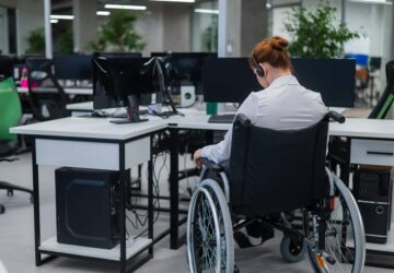 身心障礙者職場合理調整行政指導 7/1生效善用外部資源落實協商 雇主不得因調整請求資遣
