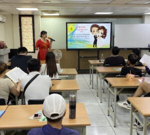 協助新住民適應在地生活、了解友善就業資訊 移民署桃園服務站邀越籍通譯員分享來臺歷程。圖／移民署