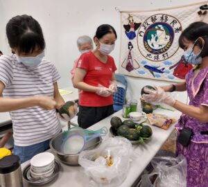 從甜點到文化！ 屏東新住民家庭體驗柬埔寨風情。圖／移民署
