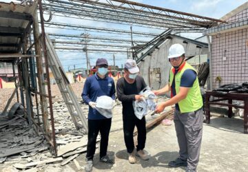 勞動部成立服務站協助災區重建防護 6千組石綿防護包提供作業人員防護與諮詢。圖／職安署