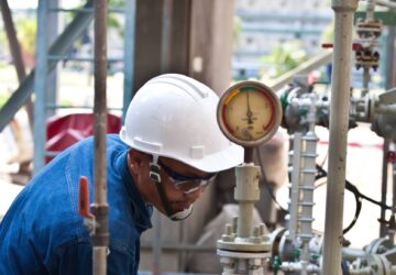 7月製造業加班工時17.1小時