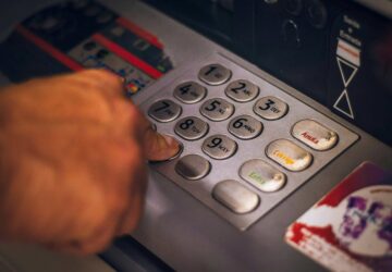 Some Banks Cut Withdrawal and Transfer Limits in September to Fight Fraud