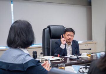 鬆綁外籍家庭幫傭門檻 洪申翰:評估中
