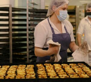 中秋前夕 糕餅業進入趕工旺季 工時、加班須合法 中市將訪視輔導