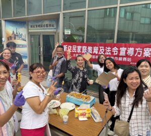 移民署邀新住民烤印尼沙嗲度中秋 提醒佳節勿攜帶、寄送豬肉製品入境。圖／移民署