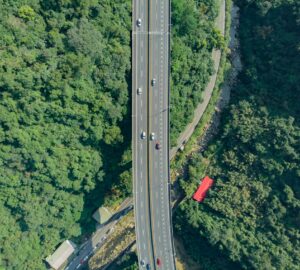 中秋節連假蘇花路廊10/4南下車流 流預估清晨5時起湧現。圖／Unsplash
