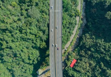 中秋節連假蘇花路廊10/4南下車流 流預估清晨5時起湧現。圖／Unsplash