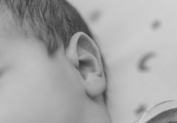 掌握「1316」黃金期 新生兒聽力篩檢及早發現、及早療育。圖／Unsplash