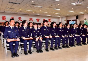 移民班第13期結訓添103名生力軍 吳堂安勉移民官維護國安及移民人權。圖／移民署