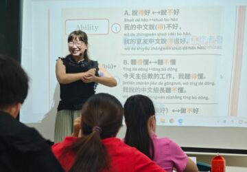 桃園移工學苑結業式 上百名領證書