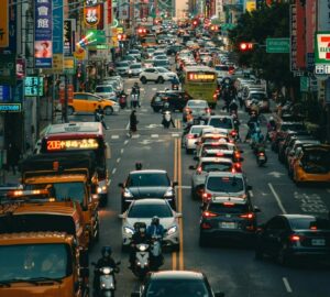 โทษหนักขับรถโดยไม่มีใบขับขี่คาดเริ่มใช้ครึ่งปีแรก 2026: ครั้งแรกปรับสูงสุด 6 หมื่น "ปรับเพิ่มสะสมไร้เพดาน". photo/Unsplash