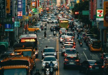 โทษหนักขับรถโดยไม่มีใบขับขี่คาดเริ่มใช้ครึ่งปีแรก 2026: ครั้งแรกปรับสูงสุด 6 หมื่น "ปรับเพิ่มสะสมไร้เพดาน". photo/Unsplash