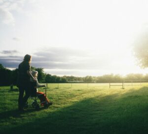 台中市到宅指導明年擴大服務案次 增加至150家上半年開放民眾申請。圖/Unsplash