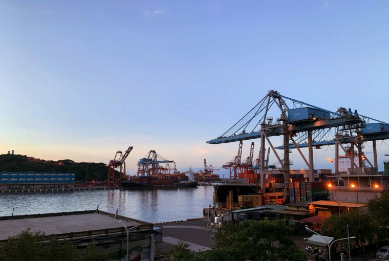 ไต้หวันวางแผนขยายการรับสมัครบุคลากรด้านเทคนิคชาวต่างชาติในปีหน้า; งานเทคนิคท่าเรือพาณิชย์จะเปิดรับสมัคร. photo/Unsplash