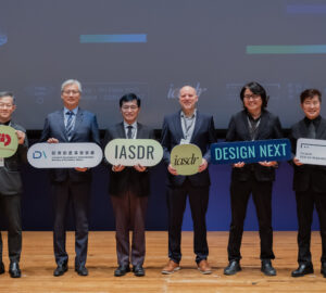 左起設計學會許言理事長、產發署鄒宇新副署長、經濟部何晉滄次長、IASDR主席Peter Lloyd、副主席Tek-JinNam、設研院張基義院長
