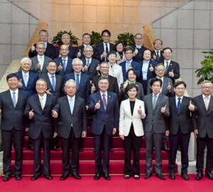 經發會均衡臺灣分組會議 卓揆：擴大勞動供給　