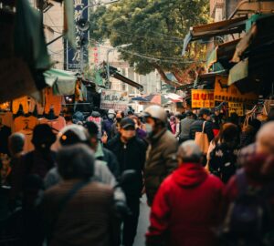 冷氣團來襲連日低溫 做好保暖降低心血管急症風險。圖／Unsplash