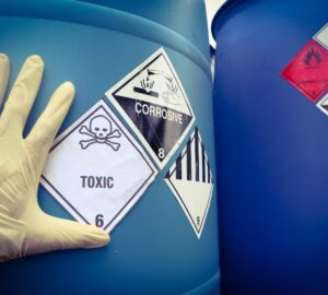 環境部列管毒性化學物質 新增三物質調整汞與四氯乙烯管理規範 7/1上路