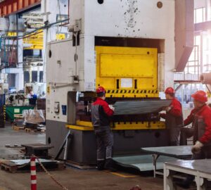 115年起 外國技術人力薪資調漲 家看技術工檢附受訓證明 薪資2.6萬元