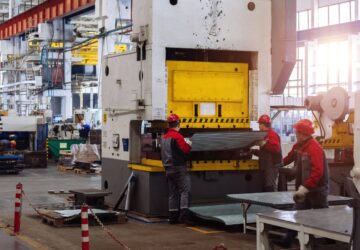 115年起 外國技術人力薪資調漲 家看技術工檢附受訓證明 薪資2.6萬元