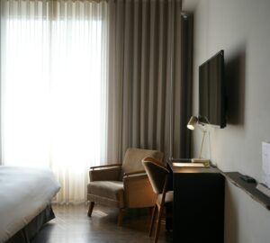 คู่มือปี 2026: วิธีสมัคร งานโรงแรมไต้หวัน จากต่างประเทศ (แรงงานฝีมือต่างชาติ). photo/Unsplash