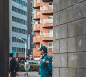 保全人員工時逾40小時 勞動部:薪資須按比例加給