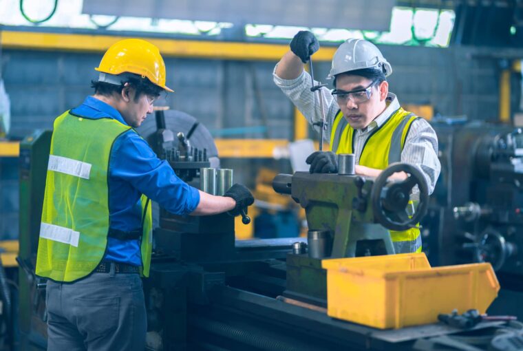 製造業及屠宰業 定期查核4.3萬餘家勞動部發函通知雇主改善 未改善者將廢聘