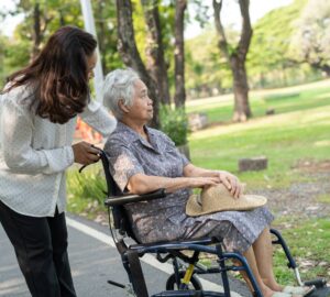 初聘外籍看護家庭 衛生局發送簡訊