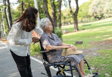 初聘外籍看護家庭 衛生局發送簡訊