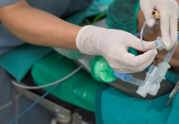 抽痰？口腔抽吸？外看、雇主曾生爭議