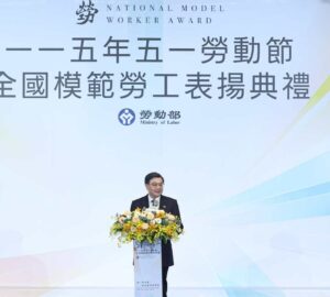 卓揆：明年最低工資朝3萬元以上邁進