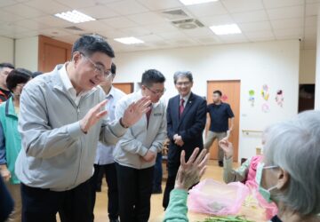 失智症防治照護 卓揆：導入人工智慧提升品質