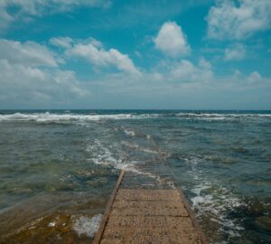 暑假戲水正夯 國健署傳授三招防溺。圖/Unsplash