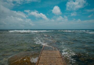 暑假戲水正夯 國健署傳授三招防溺。圖／Unsplash