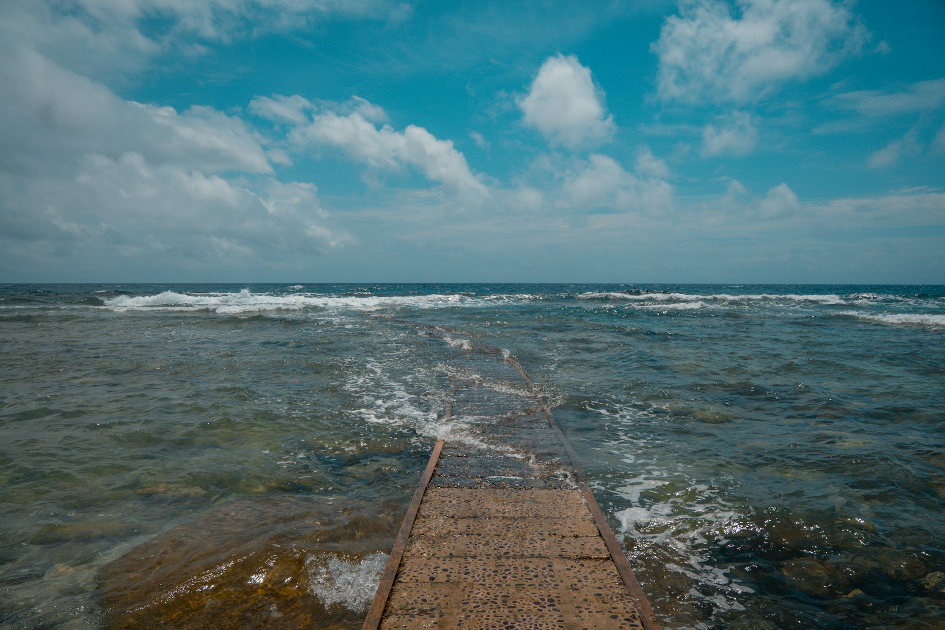 暑假戲水正夯 國健署傳授三招防溺。圖/Unsplash