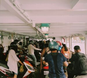 อย่าแค่ส่งมอบกุญแจ: โอนกรรมสิทธิ์รถของคุณก่อนเดินทางออกจากไต้หวัน. photo/Unsplash