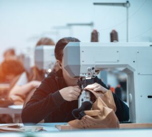 198家企業減班休息較上期多17家人數略減46人勞動部：仍會密切關注