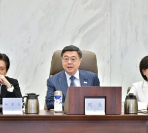 卓揆：強化非法仲介查緝及金流追查精進各項移工管理 降低失聯誘因