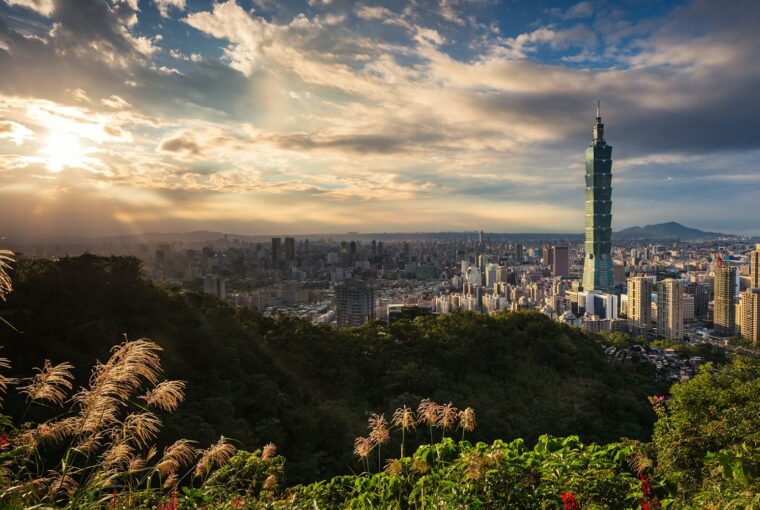 Taiwan Lucky Draw: Up to NT$8,000 Spending Credit for Returning Travelers & Guide to Electronic Stored-Value Cards. photo/Unsplash