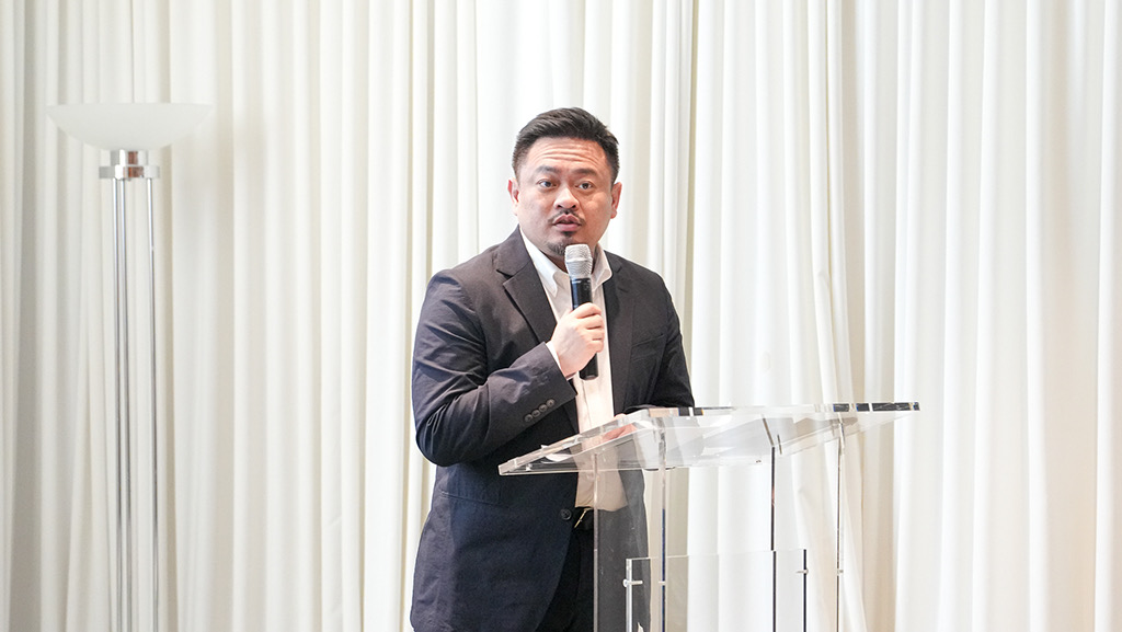 9月赴南京參加APEC部長會議