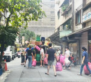 การเก็บขยะโดยรถขยะ ในนิวไทเปยังคงดำเนินการในช่วง วันหยุดยาว วันชาติ! EPA เรียกร้องให้แยกขยะอย่างถูกต้องเพื่อเฉลิมฉลองใน วันหยุด. photo/New Taipei City Government